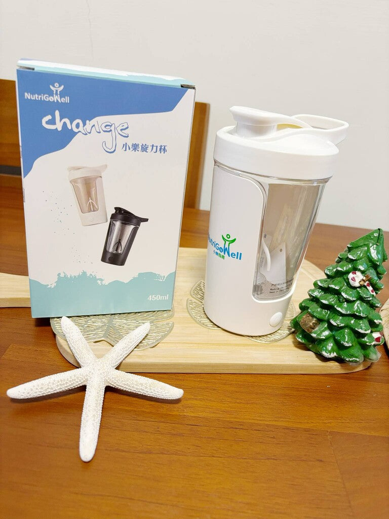 小樂旋力杯白色實拍,外盒標示 450ml